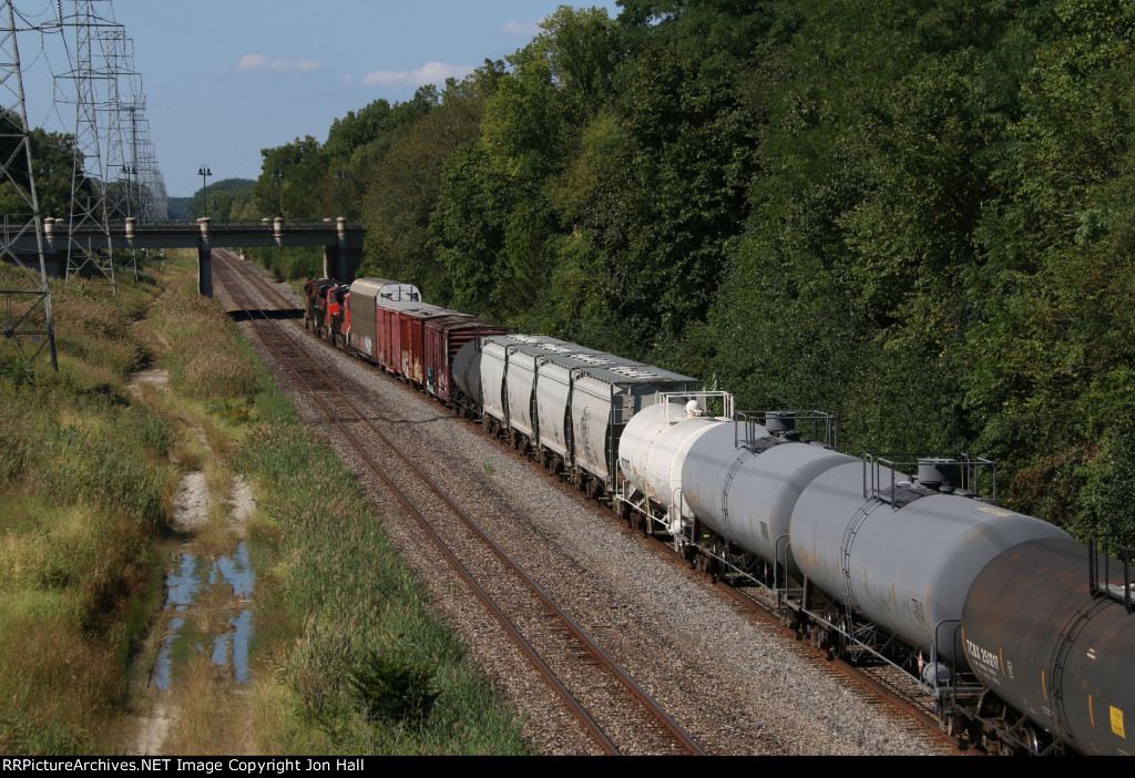 E251 heads north through Birmingham toward a crew change at Pontiac